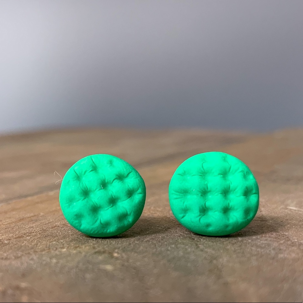 NEW Titanium Posts | Shamrock Green Tuft Studs
